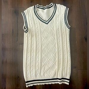 Sweater vest never been worn